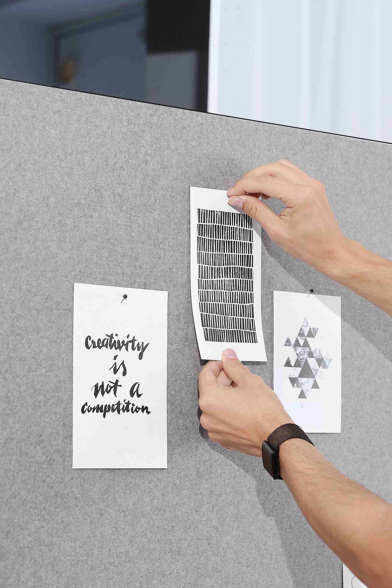 Pin board Pin up on Tour 120 cm, black